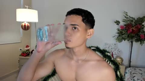 andrewrush_ online show from November 17, 2025, 6:24 pm