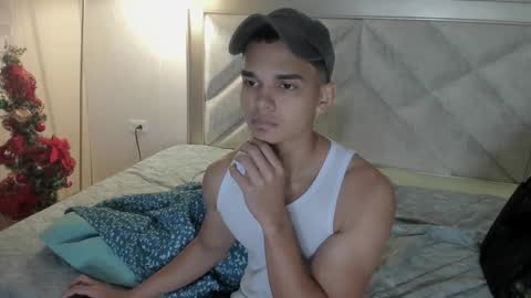 andrewrush_ online show from November 30, 2025, 7:29 pm