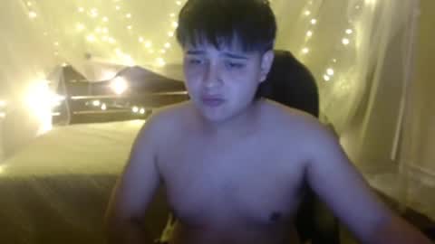 Snapshot of andrewsmile_ chatting on December 23, 2024, 12:52 pm ANDREW online show from December 23, 2024, 12:52 pm