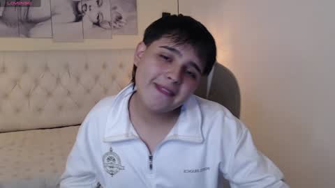 Snapshot of andrewsmile_ chatting on January 10, 2025, 3:18 am ANDREW online show from January 10, 2025, 3:18 am