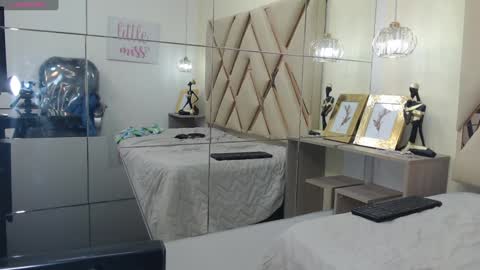 Snapshot of andrewsmile_ chatting on January 13, 2025, 5:12 pm ANDREW online show from January 13, 2025, 5:12 pm