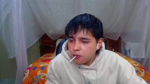 Snapshot of andrewsmile_ chatting on February 24, 2025, 12:16 pm ANDREW online show from February 24, 2025, 12:16 pm