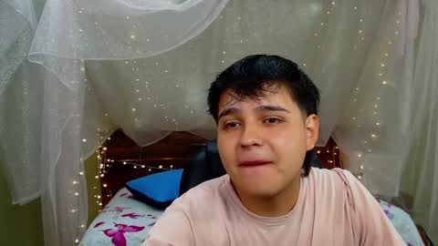 Snapshot of andrewsmile_ chatting on March 11, 2025, 12:17 pm ANDREW online show from March 11, 2025, 12:17 pm