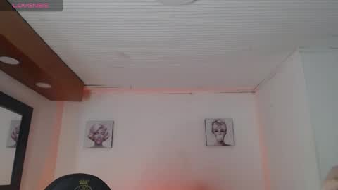 androm3da_ online show from June 7, 2026, 12:42 pm