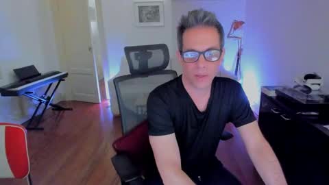 Snapshot of andy0pandi chatting on December 7, 2024, 7:49 am Andrew online show from December 7, 2024, 7:49 am