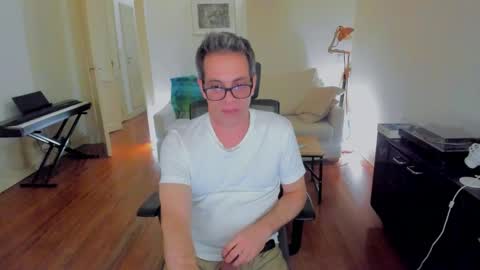 Snapshot of andy0pandi chatting on December 17, 2024, 8:34 am Andrew online show from December 17, 2024, 8:34 am