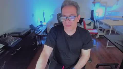 Snapshot of andy0pandi chatting on October 5, 2025, 4:11 am Andrew online show from October 5, 2025, 4:11 am