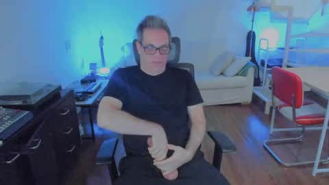 Snapshot of andy0pandi chatting on October 28, 2025, 8:11 pm Andrew online show from October 28, 2025, 8:11 pm