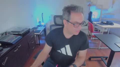 Andrew online show from December 17, 2025, 3:07 pm