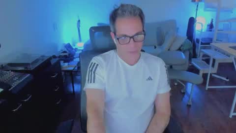 Andrew online show from March 6, 2026, 4:42 am