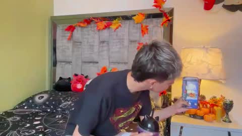 Andy online show from October 23, 2025, 4:17 pm