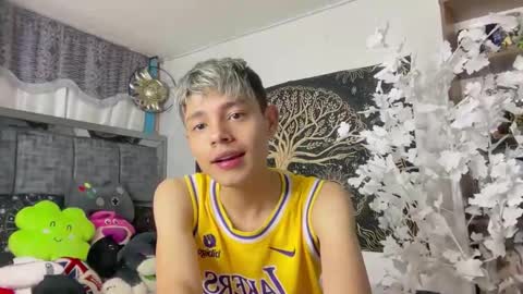 Andy online show from December 5, 2025, 3:52 pm