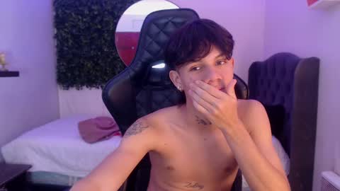 andy_dan1 online show from February 25, 2025, 3:38 pm