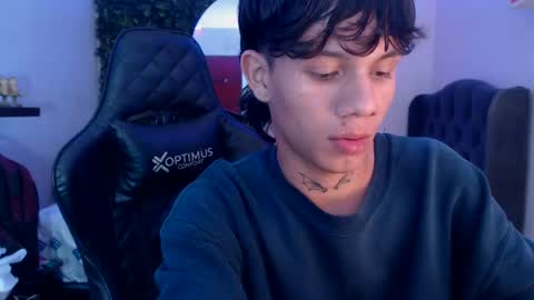 andy_dan1 online show from March 5, 2025, 2:14 am