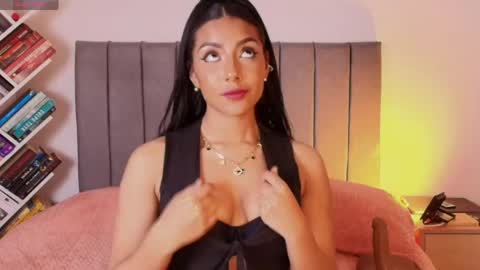 andy_saenz13 online show from May 15, 2026, 11:23 pm