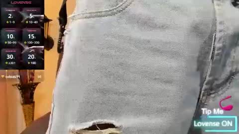 andy_smith333 online show from January 18, 2025, 7:58 pm