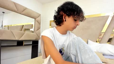 andyxibrat online show from September 16, 2025, 7:26 pm