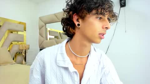 andyxibrat online show from September 26, 2025, 7:51 pm