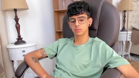 andyxibrat online show from June 3, 2026, 12:08 pm