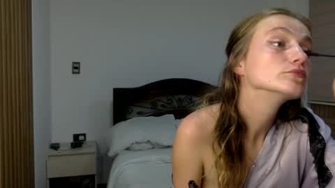 Snapshot of andyzuzka chatting on October 29, 2025, 11:17 pm andyzuzka online show from October 29, 2025, 11:17 pm