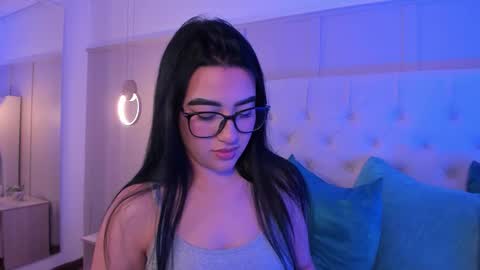 Angel  online show from October 18, 2025, 4:26 am