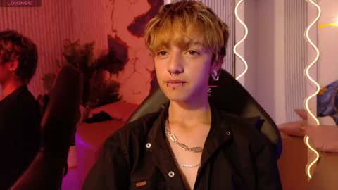 angeel_tay online show from June 1, 2026, 7:26 pm