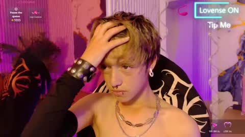 angeel_tay online show from June 2, 2026, 8:44 pm