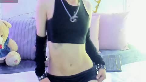 angeel_tay online show from June 8, 2026, 7:14 pm