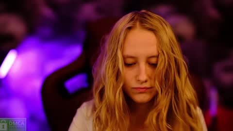 Snapshot of angeellina chatting on January 1, 2025, 7:53 pm angeellina online show from January 1, 2025, 7:53 pm