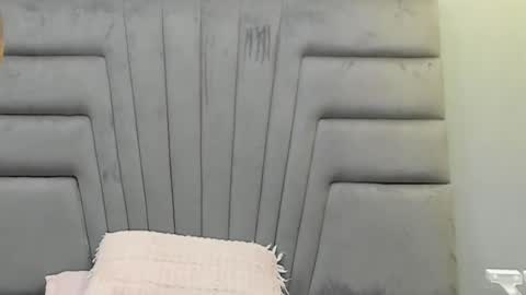 Angel online show from November 5, 2025, 3:17 am