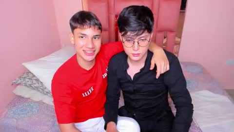 Snapshot of angel_and_jef chatting on November 28, 2025, 7:33 am Angel and Jeff online show from November 28, 2025, 7:33 am