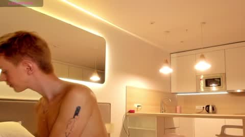 angel_andreww online show from January 6, 2025, 2:14 pm