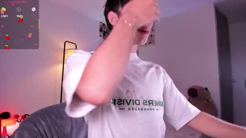 Angel   help me with 100 thumbs up online show from November 6, 2025, 10:32 pm