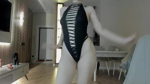 Snapshot of angel_cakee chatting on June 4, 2026, 7:09 pm Luluu Chu online show from June 4, 2026, 7:09 pm
