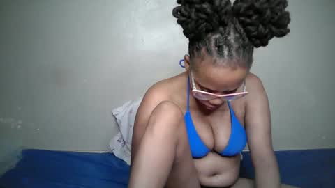 angel_cheupe online show from November 17, 2025, 5:02 am