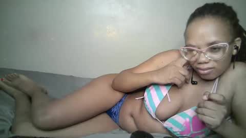 angel_cheupe online show from December 17, 2025, 8:48 pm