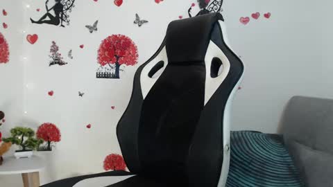 Angel Curl online show from February 13, 2025, 2:01 am