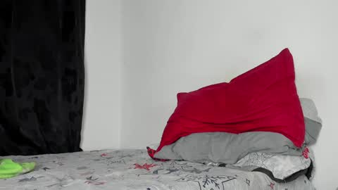 Snapshot of angel_damons_ chatting on January 17, 2025, 7:05 pm Angel Damons online show from January 17, 2025, 7:05 pm