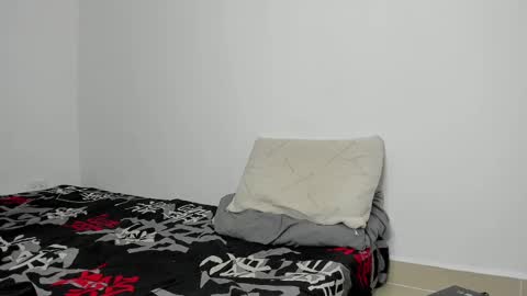 Snapshot of angel_damons_ chatting on February 28, 2025, 6:20 pm Angel Damons online show from February 28, 2025, 6:20 pm