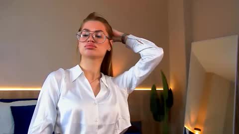 Snapshot of angel_effy chatting on February 9, 2026, 7:23 am Angel - your mood online show from February 9, 2026, 7:23 am