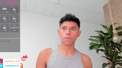 ngel Esteban  online show from January 31, 2025, 7:07 am