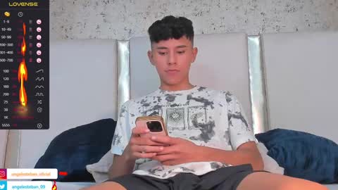 ngel Esteban  online show from March 5, 2025, 3:51 am