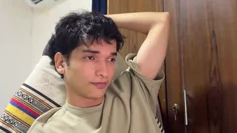 Angel online show from November 11, 2025, 10:43 pm