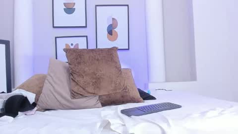 Angel  online show from January 25, 2025, 3:19 am