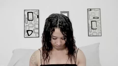 Snapshot of angel_martins chatting on January 31, 2026, 7:11 pm Angel online show from January 31, 2026, 7:11 pm