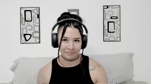 Snapshot of angel_martins chatting on February 4, 2026, 6:36 pm Angel online show from February 4, 2026, 6:36 pm