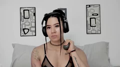 Snapshot of angel_martins chatting on February 9, 2026, 3:49 pm Angel online show from February 9, 2026, 3:49 pm