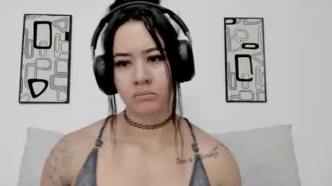 Snapshot of angel_martins chatting on February 14, 2026, 11:01 pm Angel online show from February 14, 2026, 11:01 pm