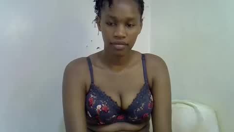 Snapshot of angel_mia5 chatting on November 30, 2025, 2:43 pm angel_mia5 online show from November 30, 2025, 2:43 pm