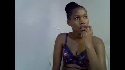 Snapshot of angel_mia5 chatting on December 17, 2025, 11:49 am angel_mia5 online show from December 17, 2025, 11:49 am